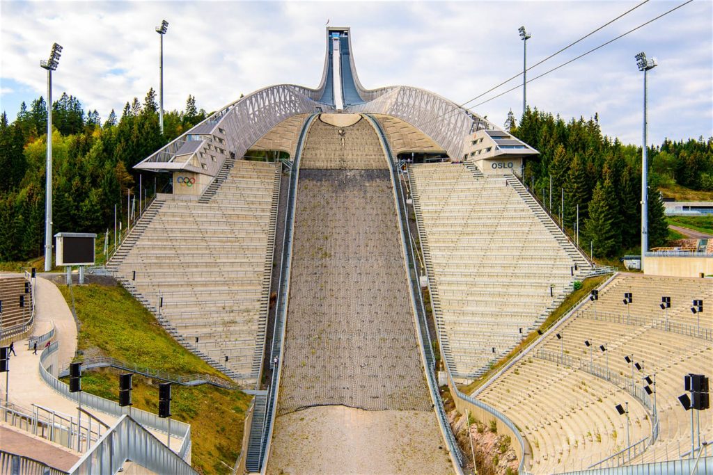 ورزشگاه ملی اسکی «هولمن کولن» (Holmenkollen)