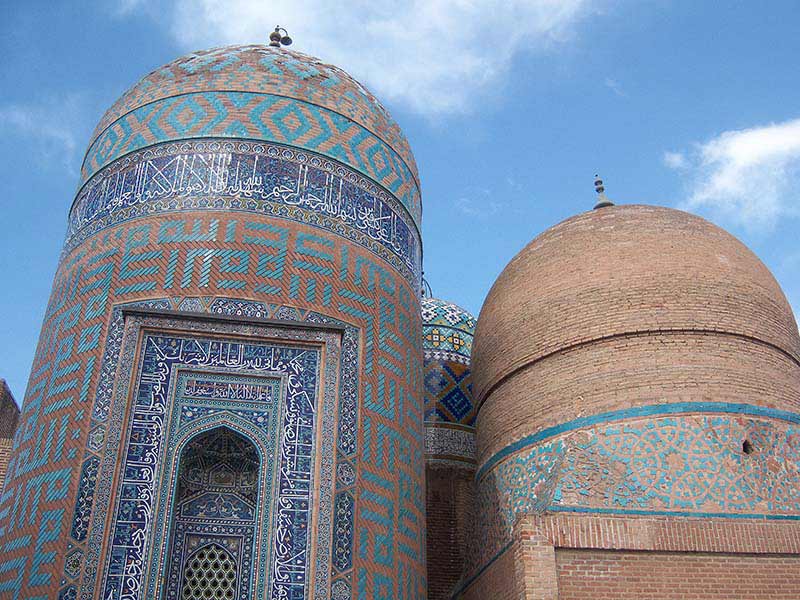 آرامگاه شیخ صفی الدین یکی از مکان های تفریحی اردبیل