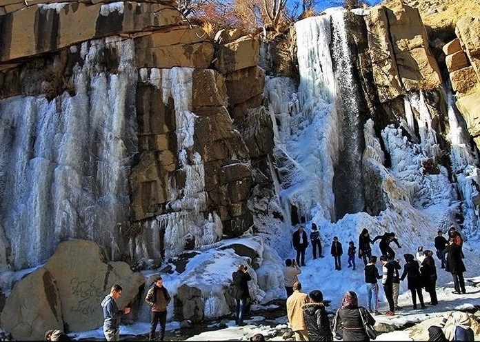 آبشار گنج نامه