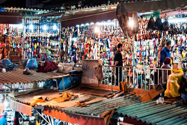 خرده فروشی در بازار کرامه دبی