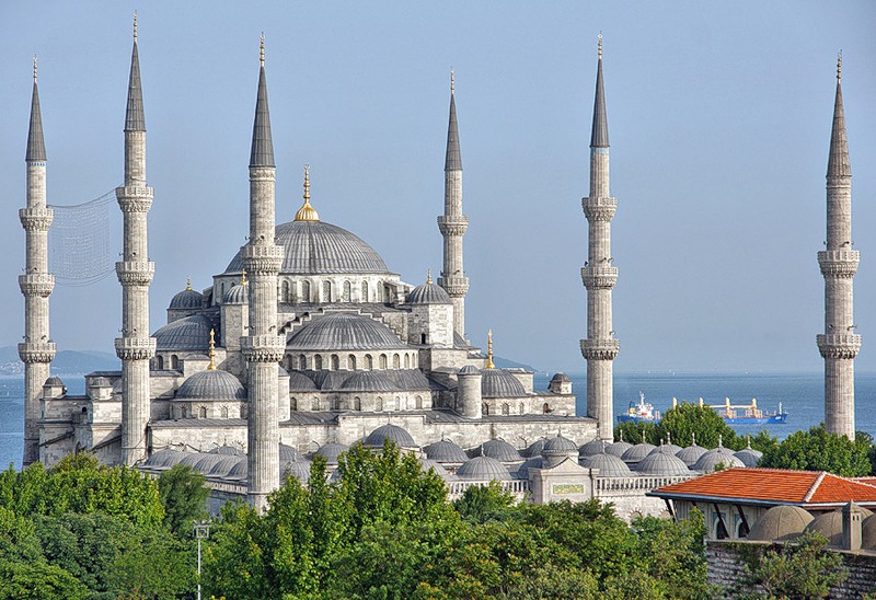 استانبول یا آنتالیابرای تفریح بهتر است؟